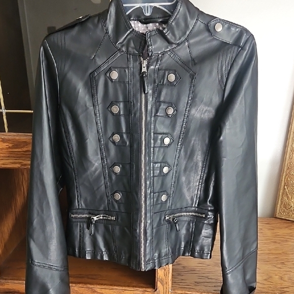 Vanity Black Leather Jacket for Women - Picture 4 of 6